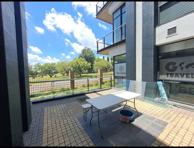 146M² OFFICE TO LET IN SANDHURST